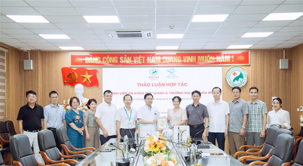 BỆNH VIỆN ĐA KHOA ĐỨC GIANG LÀM VIỆC VỚI TẬP ĐOÀN SOVICO VÀ TRƯỜNG ĐẠI HỌC HÒA BÌNH: THÚC ĐẨY HỢP TÁC PHÁT TRIỂN Y TẾ, ĐÀO TẠO VÀ ĐỔI MỚI SÁNG TẠO